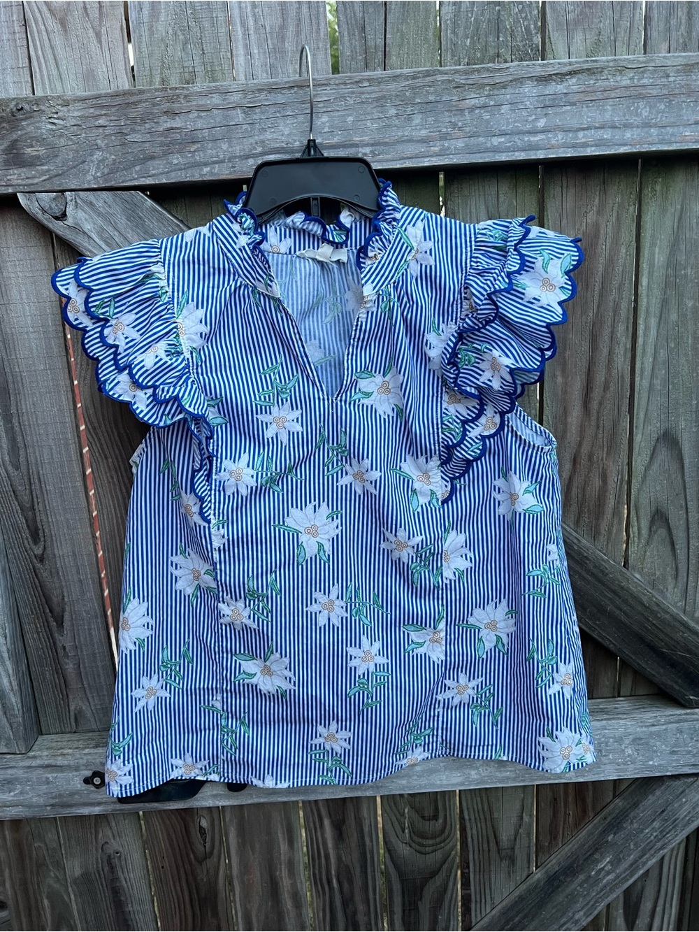 👗Entro Blue Floral Stripe Ruffled Sleeve Women's Top